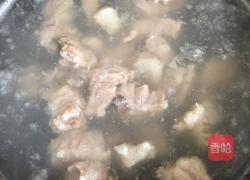 玉米排骨汤的做法图解2