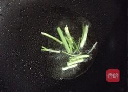 白萝卜丝鲫鱼汤的做法图解3