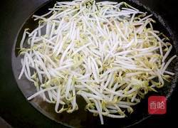 凉拌豆芽黄瓜的做法图解2