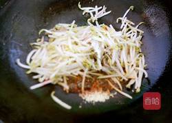绿豆芽炒粉条的做法图解7