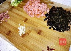 胡萝卜木耳饭的做法图解2