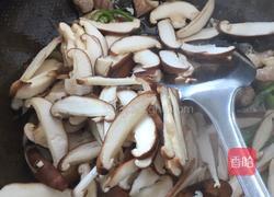 香菇滑肉片的做法图解3