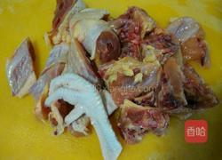 土豆焖鸡的做法图解1