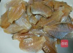 香煎扒皮鱼干的做法图解3