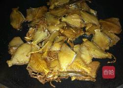 香煎扒皮鱼干的做法图解7
