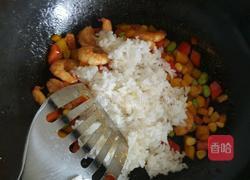 虾仁彩椒炒饭的做法图解6