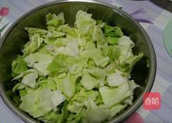 手撕卷心菜的做法图解2