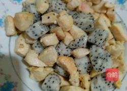火龙果炒鸡丁的做法图解5