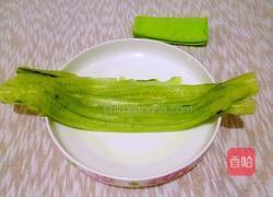 彩椒黄瓜卷的做法图解1