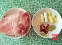 炖猪肘子的做法图解1