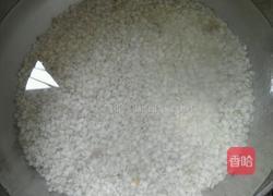 龙眼薏仁百合银耳羹的做法图解2