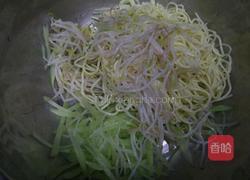 凉面拌绿豆芽的做法图解2