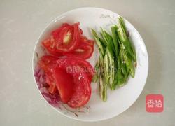 青椒番茄土豆丝的做法图解2