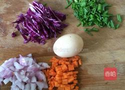 面条鸡蛋煎饼的做法图解1