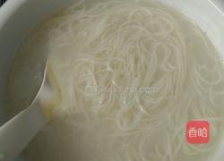 猪肝小肠瘦肉粉的做法图解1