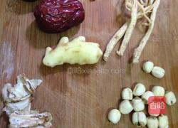 当归党参莲子炖鸡的做法图解3