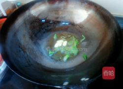 卷心菜炒西红柿的做法图解2