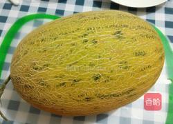 哈密瓜拼盘的做法图解1