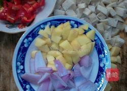 彩椒炒馍块的做法图解2