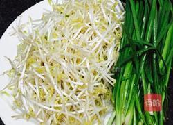 韭菜炒绿豆芽的做法图解1