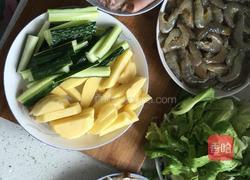 干锅香辣鱿鱼虾的做法图解1