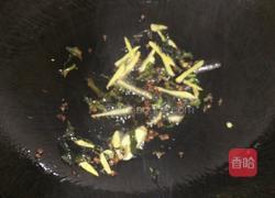 煎泥鳅的做法图解3