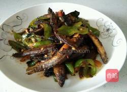 煎泥鳅的做法图解6