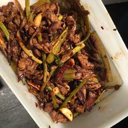 孜然干煸牛肉丝的做法[图]
