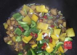 彩椒炒鸡腿菇的做法图解7