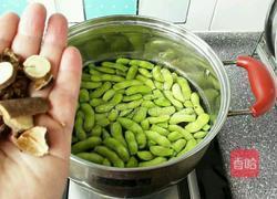 盐水煮毛豆的做法图解2