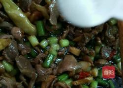 蒜苔炒鸡肾的做法图解15