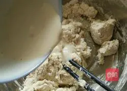 Illustration of how to make bean dregs cake 6