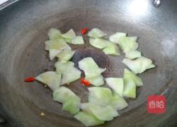 西瓜皮榨菜炒蛋的做法图解6