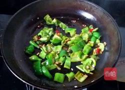 双椒炒肘子的做法图解6
