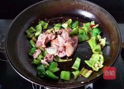 双椒炒肘子的做法图解7