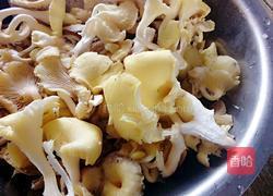 榆黄菇炒鸡蛋的做法图解2