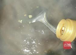 鸡蛋炸味极甜面酱的做法图解5