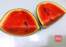 现榨西瓜汁的做法图解1