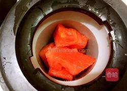 现榨西瓜汁的做法图解3