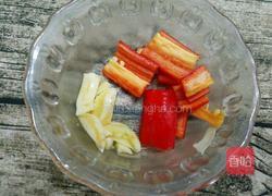 卷心菜炒腊肉的做法图解2