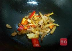 卷心菜炒腊肉的做法图解6