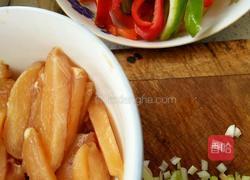 彩椒鸡柳的做法图解2