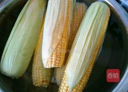 水煮玉米的做法图解2