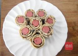 鸡蛋饼卷火腿肠的做法图解10