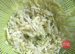 卷心菜炒粉丝的做法图解3