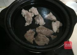 排骨玉米白萝卜汤的做法图解3