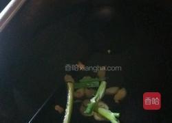 丝瓜肉片汤和酱油辣蒜碟的做法图解7