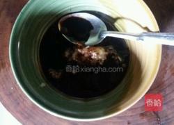 丝瓜肉片汤和酱油辣蒜碟的做法图解10