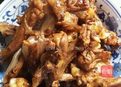 鸭锁骨烧洋葱的做法图解7