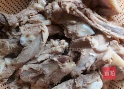 鸭锁骨烧洋葱的做法图解3